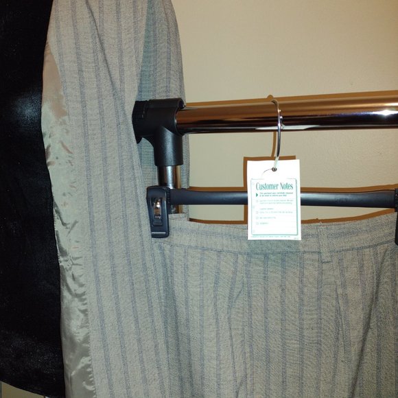 Amanda Smith, 2pc Pant Suit, Size-12, Gray w/Blue Pin Stripes, Dry Cleaned - Picture 6 of 6